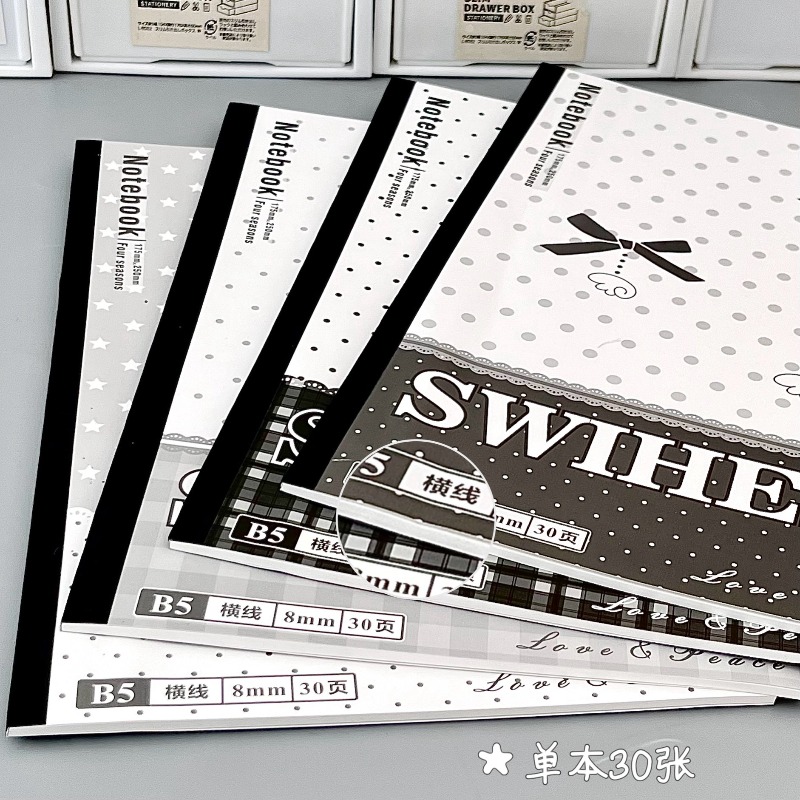 黒白エンジェルB5プラスチックノート4冊セット、シンプルな水 - Blank Sheet Music Notebook のレビューと価格